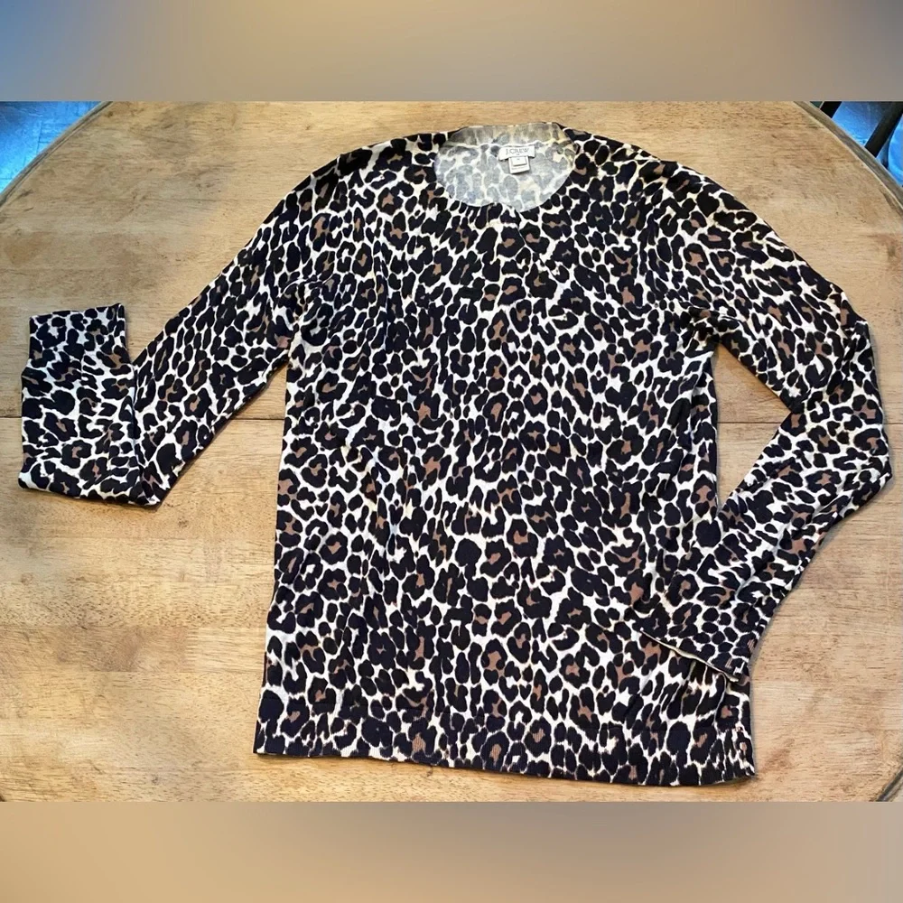 J Crew‎ Women’s Size Medium 100% Cotton Leopard Teddie Sweater